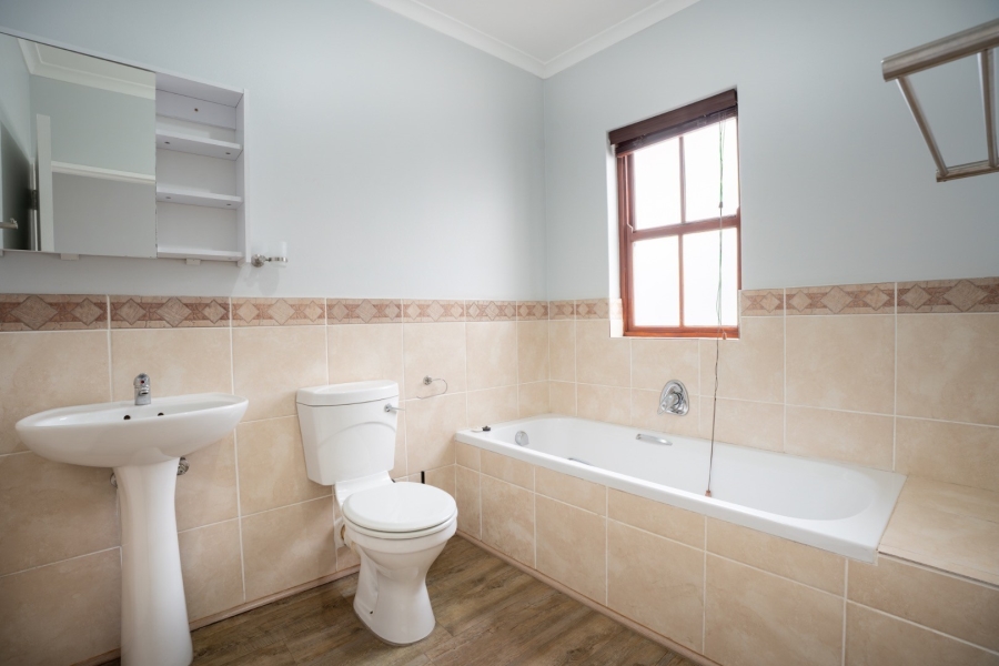 To Let 2 Bedroom Property for Rent in Welgevonden Estate Western Cape